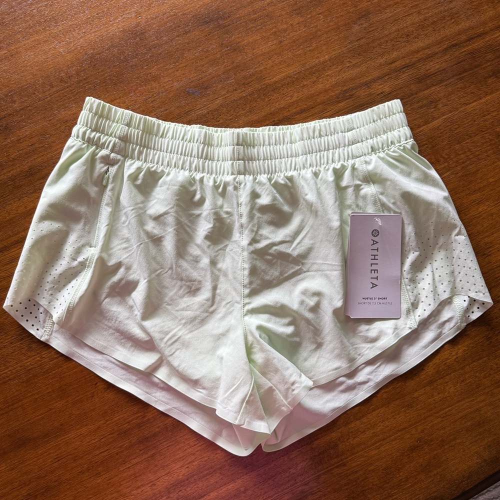 NWT Athleta Hustle 3” short